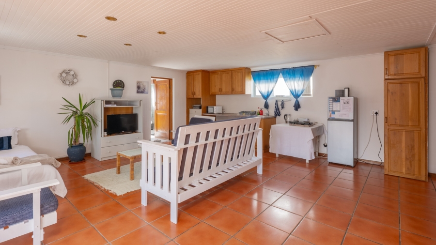 7 Bedroom Property for Sale in Struisbaai Western Cape